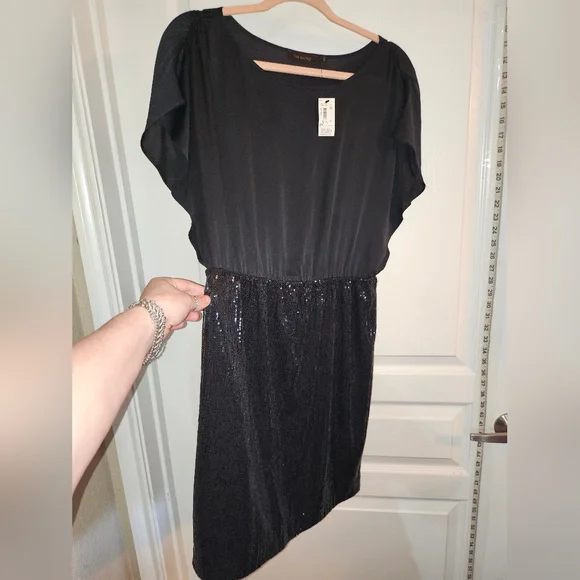 Black Sequin Mini Cocktail Dress with Dolman Sleeves - Picture 5 of 11